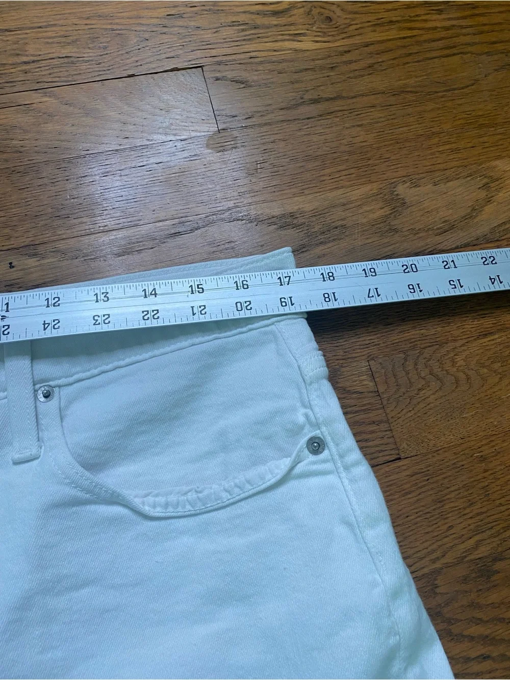 J.Crew White Denim Cutoff Shorts Women’s Size 31 Mid Rise Stretch Raw Hem
